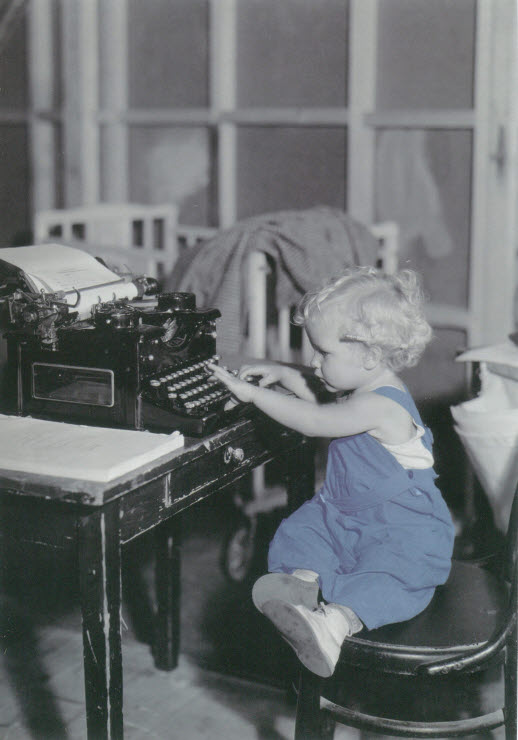 B-Card Typewriter